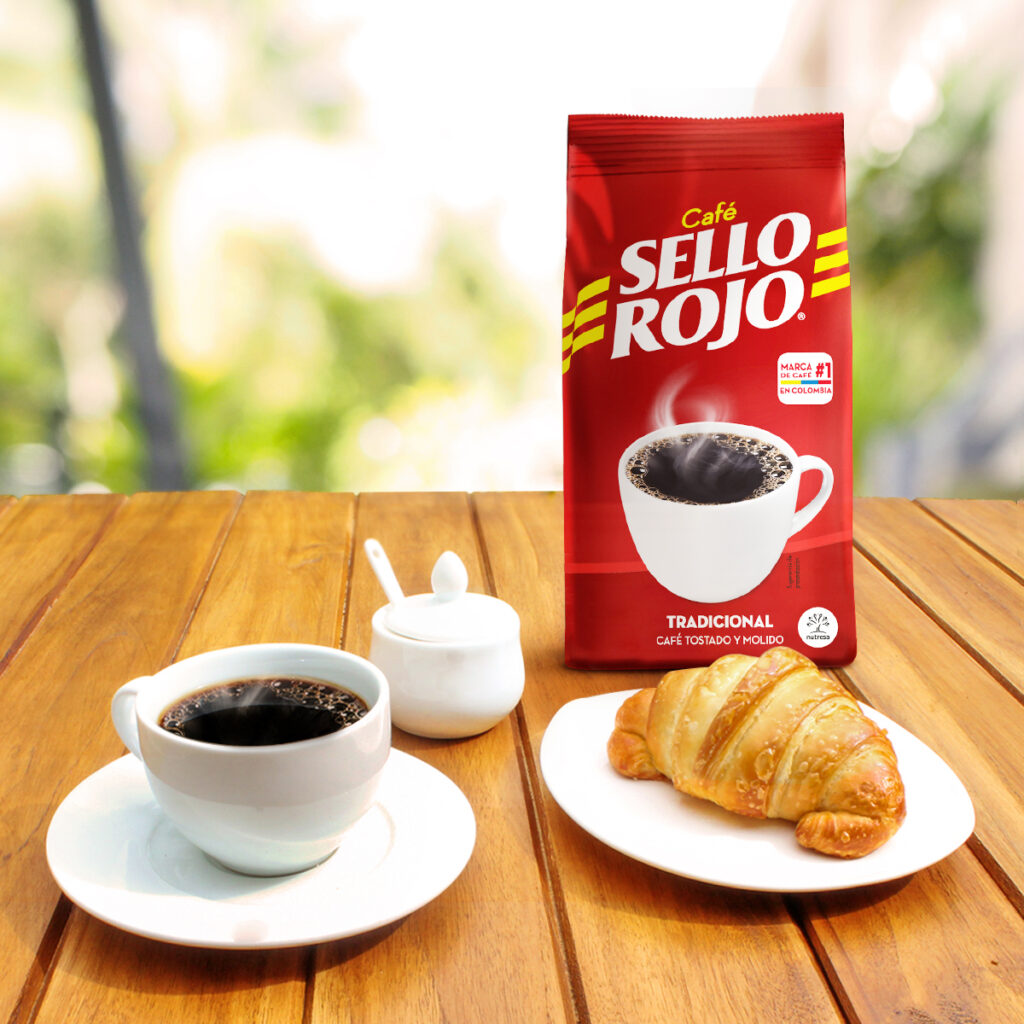 Sello Rojo- Coffee and croissant