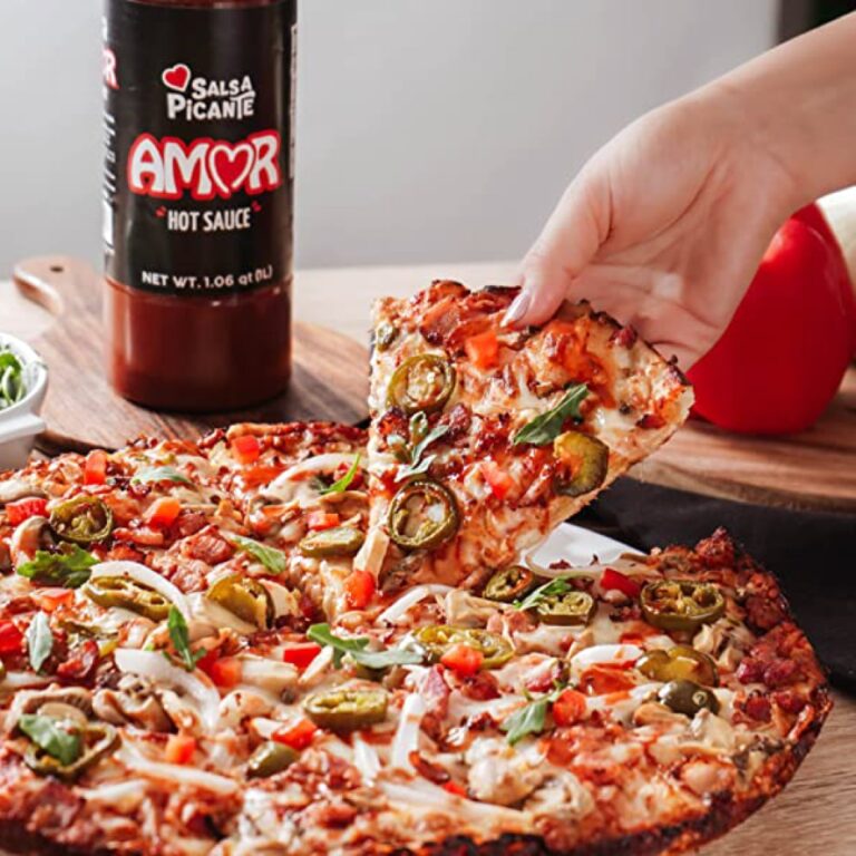 AMOR- salsa picante- hot sauce- pizza. life style image