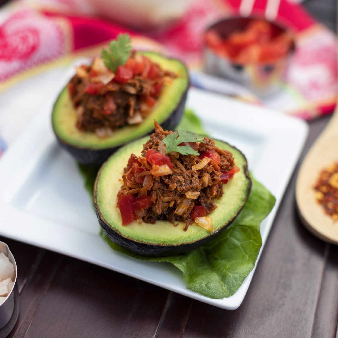 Lifestyle moment of prepare food ready to eat a sushi of chata